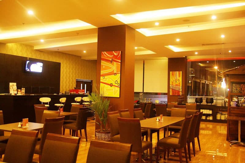 Cafe Napoli Cilacap: Santai di Jantung Kota dengan Kopi Berkualitas